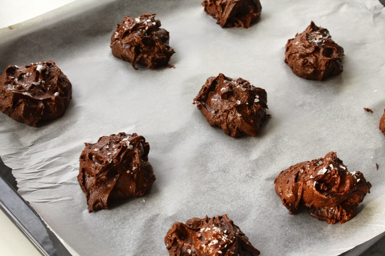 Brownie cookies med chokolade og havsalt