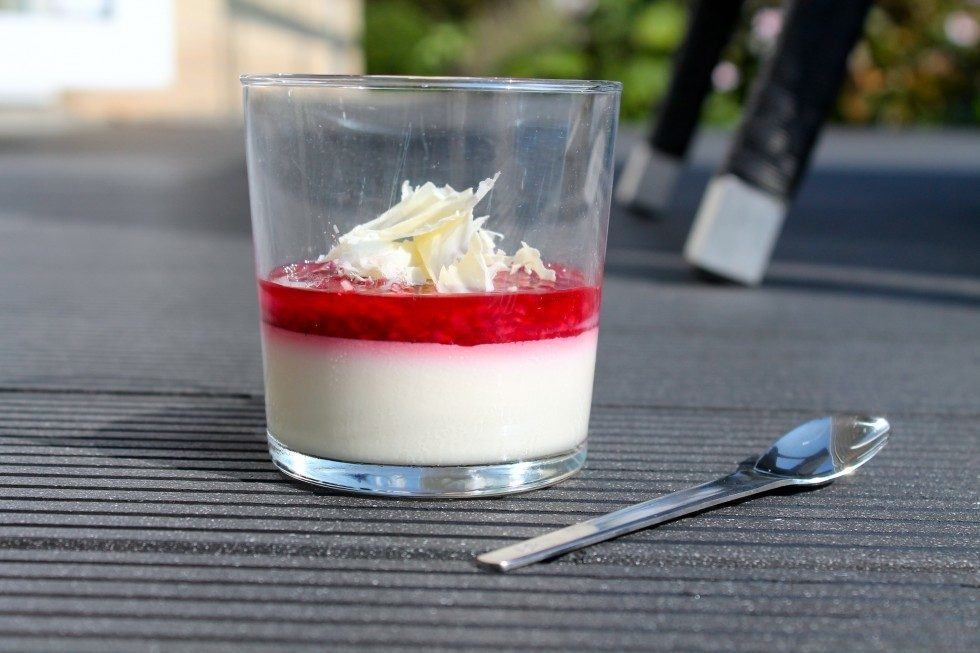 Panna cotta med hindbær