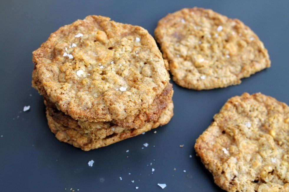 Havregrynscookies med hvid chokolade og havsalt