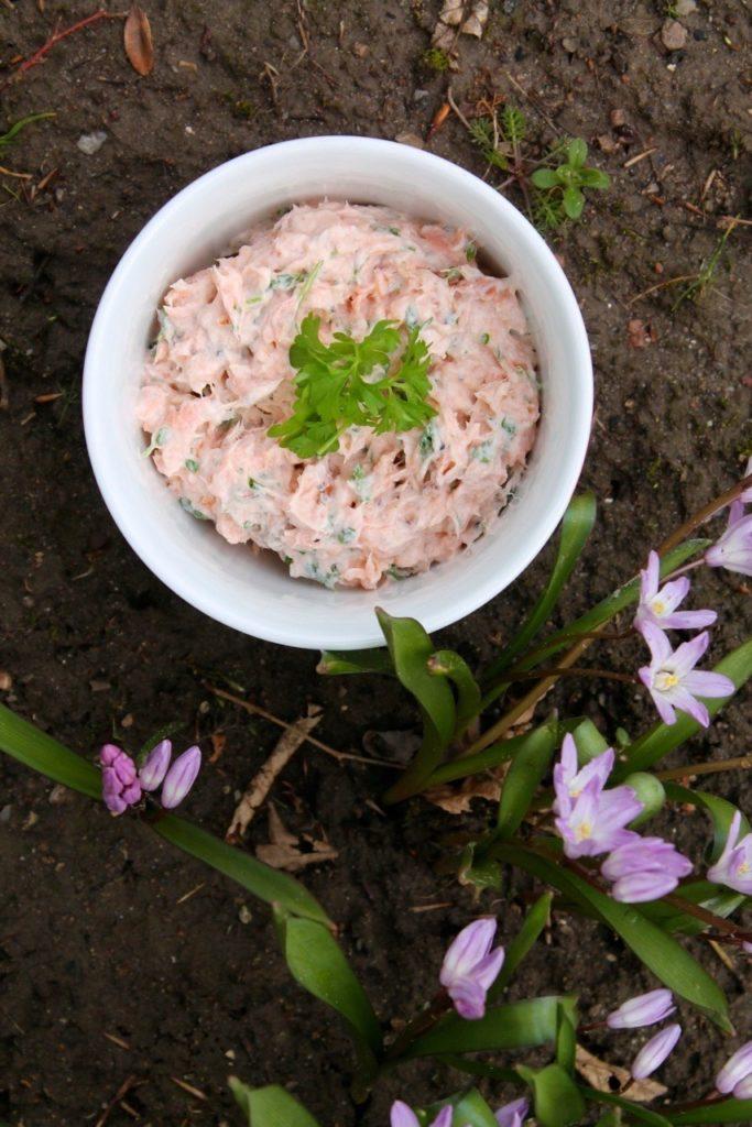 Varmrøget laksesalat 1 Varmrøget laksesalat