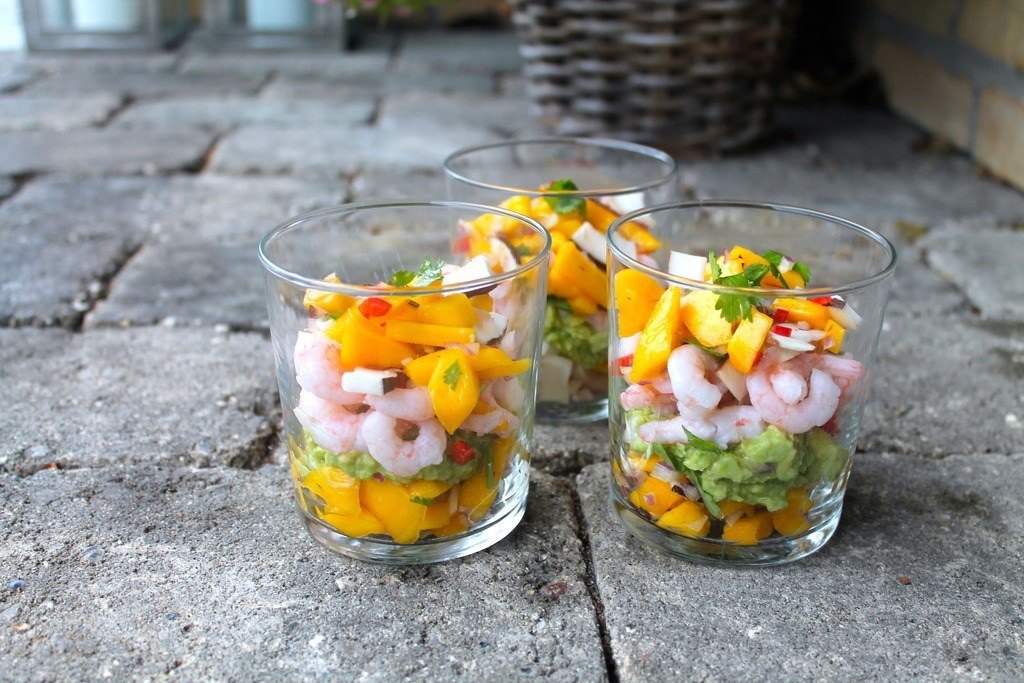 Asiatisk rejecocktail med avocado, mango og kokos