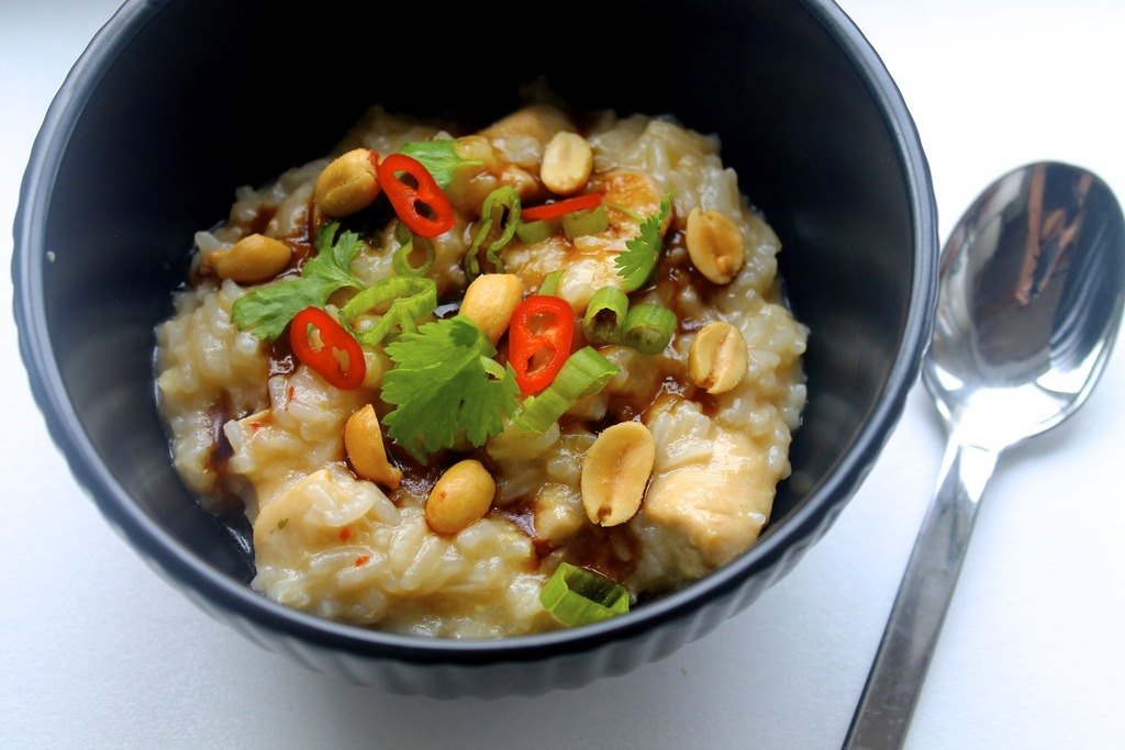 Congee med kylling og peanuts 2 Congee // Asiatisk risgrød med kylling, forårsløg og peanuts photo IMG_0169_zpskybu3ddf.jpg