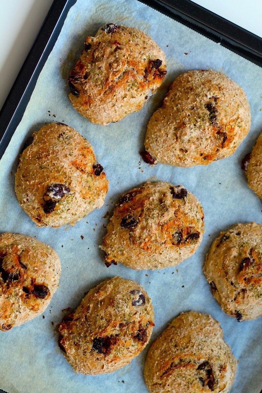Olivenboller med oregano og soltørrede tomater