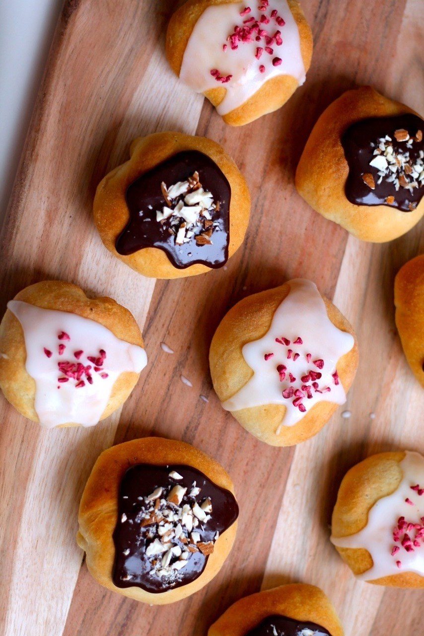 Fastelavnsboller med vaniljecreme og citron