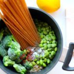 Vegetarisk one pot pasta med broccoli og parmesan