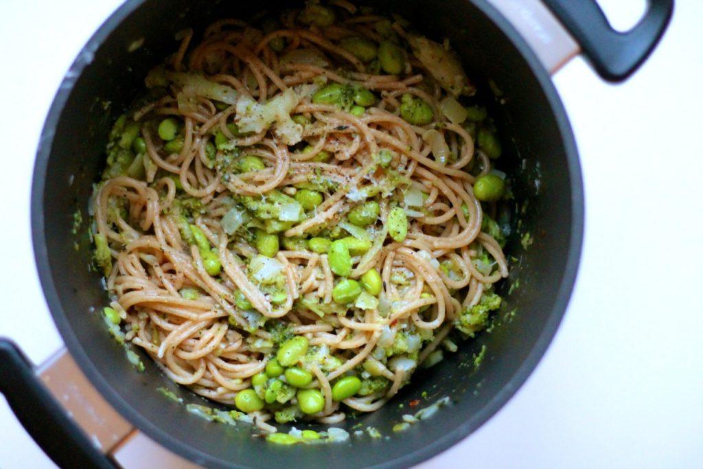 vegetarisk one pot pasta med broccoli og parmesan