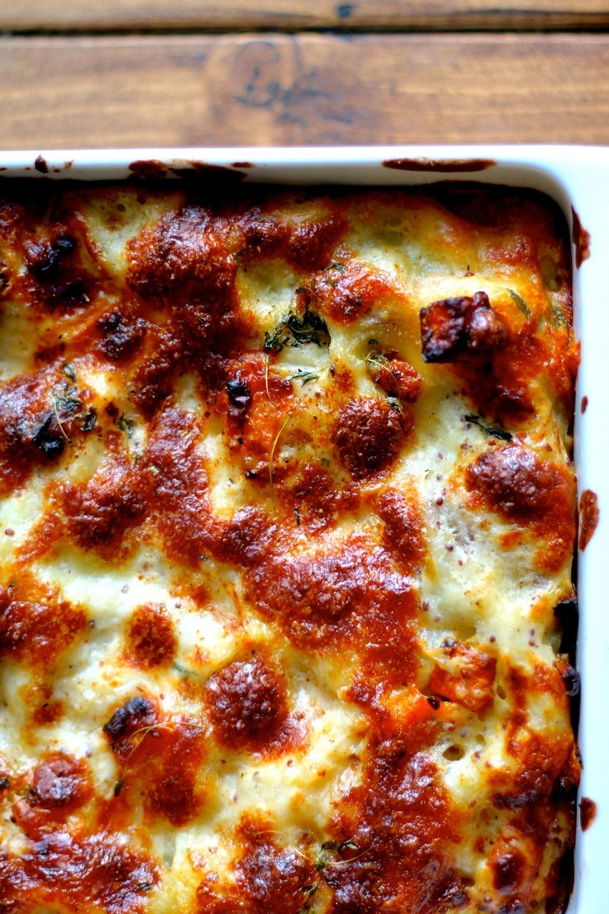 Græskarlasagne med svampe, timian og ost