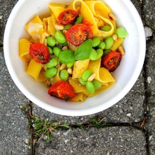 Sommerpasta med citron-flødesauce og langtidsbagte tomater