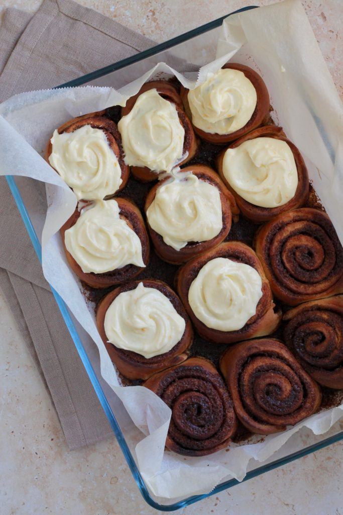 Kanelsnegle med cream cheese frosting