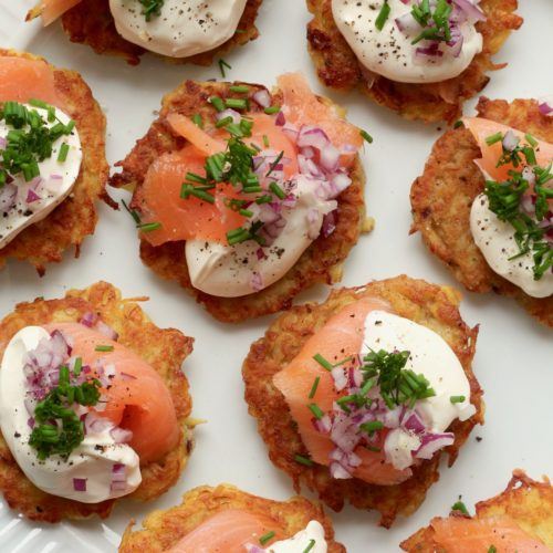 Kartoffelrøsti med røget laks og creme fraiche