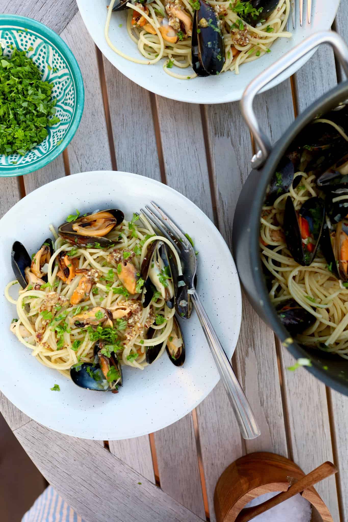 Pasta med muslinger og citronpesto