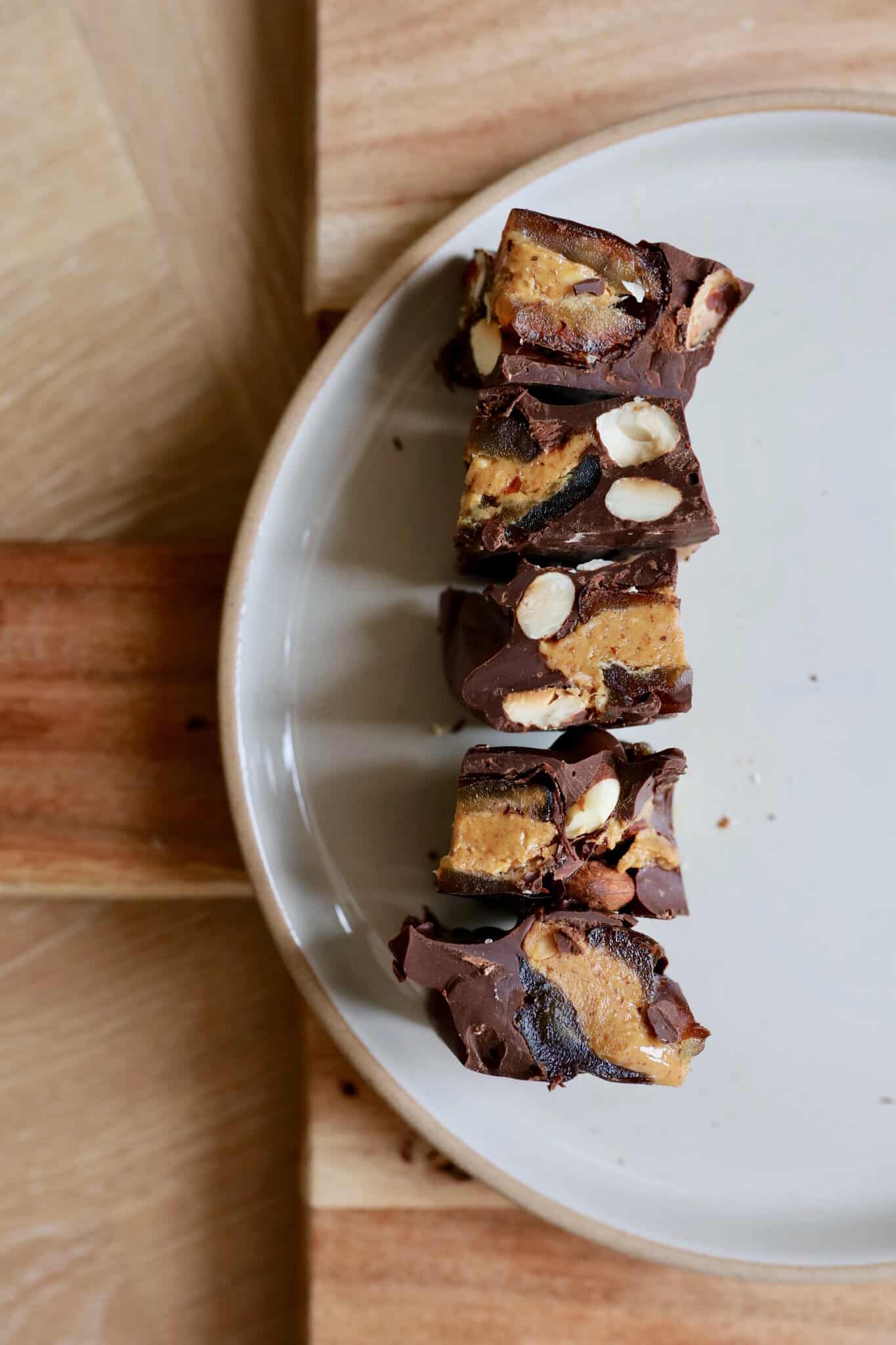 Rocky road med dadler og peanutbutter