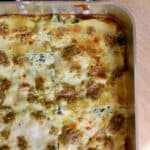 Lasagne med salsiccia, squash og pesto, spinat, bechamel