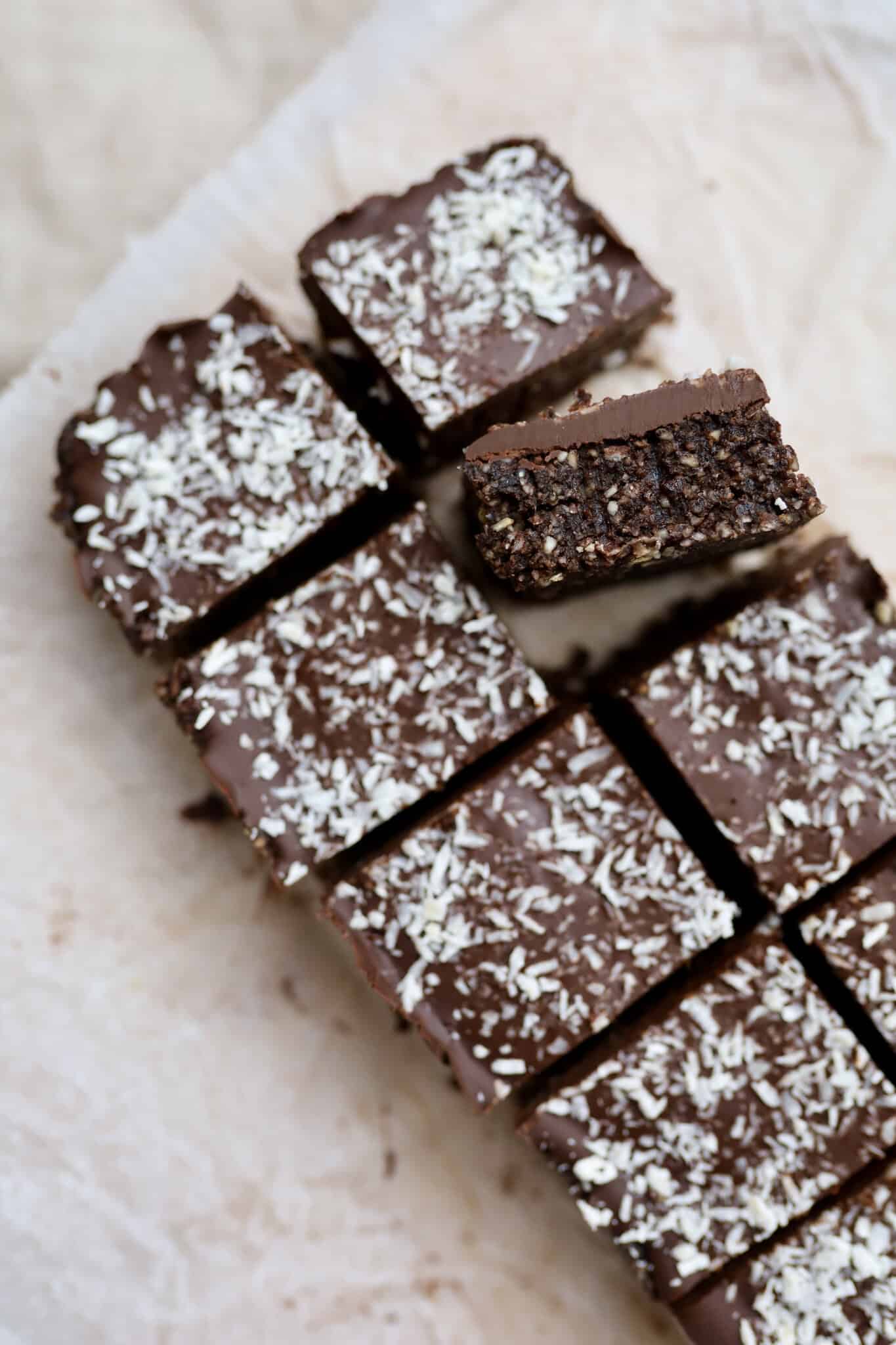 Dadelbar med kokos og chokolade