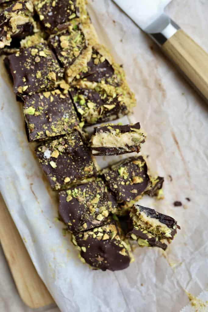 Date bark med pistacie og tahin nem opskrift 