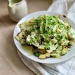 Bagt spidskål med tahin-cashewdressing