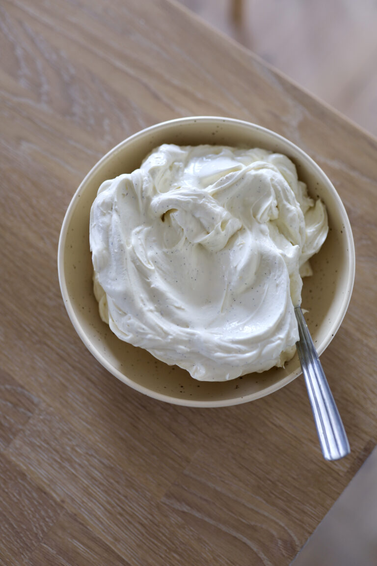 Mascarponecreme - til kage, pandekager, lagekage, som tilbehør, smøre eller sprøjte - luftig
