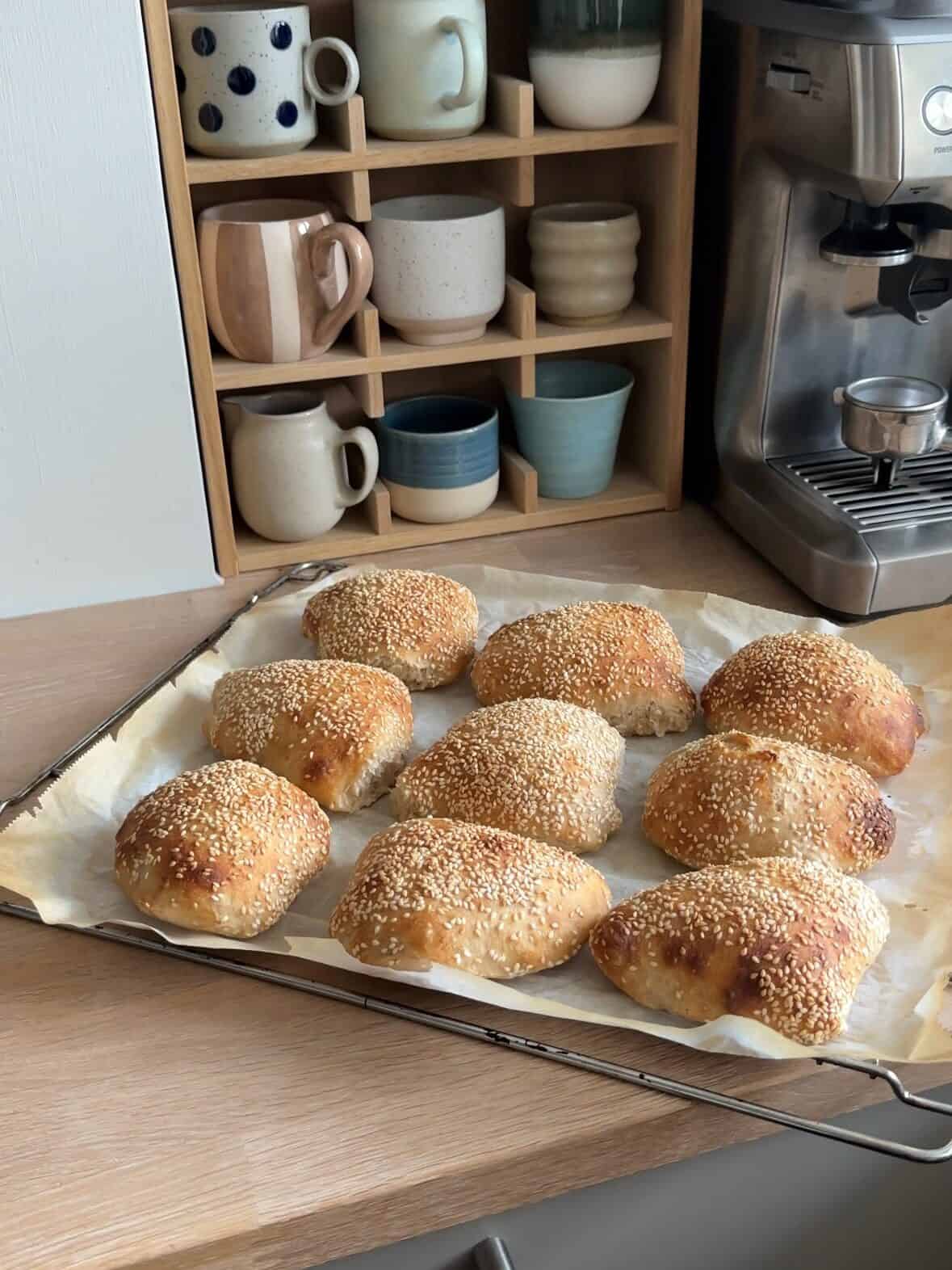 Nemme æltefrie surdejsboller opskrift uden maskine