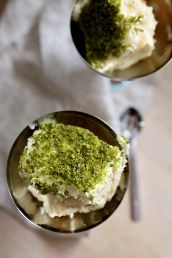 Citron tiramisu opskrift med lemon curd og pistacienødder