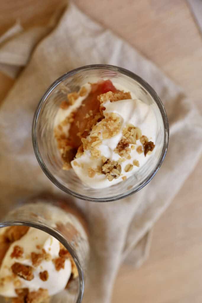 Opskrift på æbletrifli med crumble