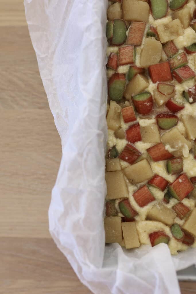 Rabarberkage med marcipan og ricotta